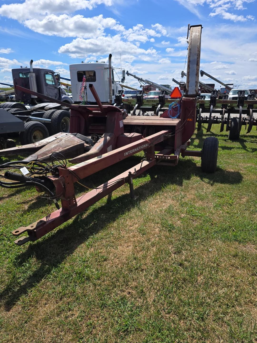 Image of International Harvester 720 Primary image