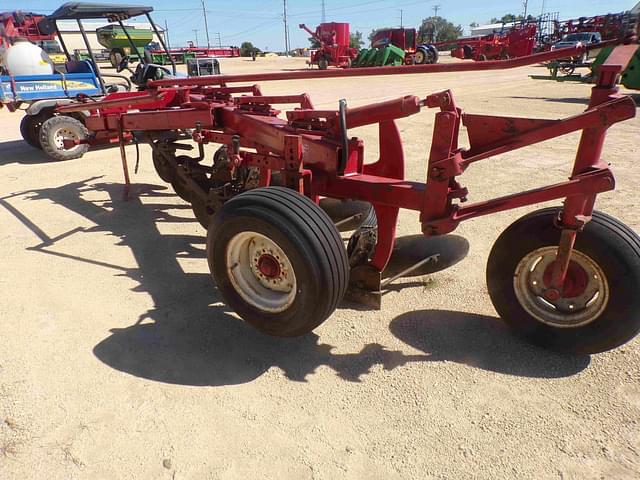 Image of International Harvester 720 equipment image 4