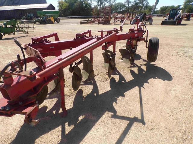 Image of International Harvester 720 equipment image 3