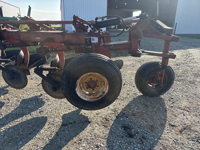 Image of International Harvester 720 equipment image 1