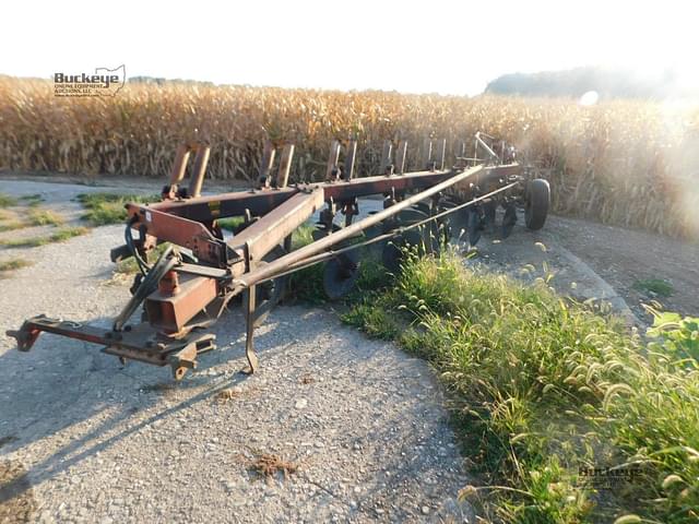 Image of International Harvester 720 equipment image 1