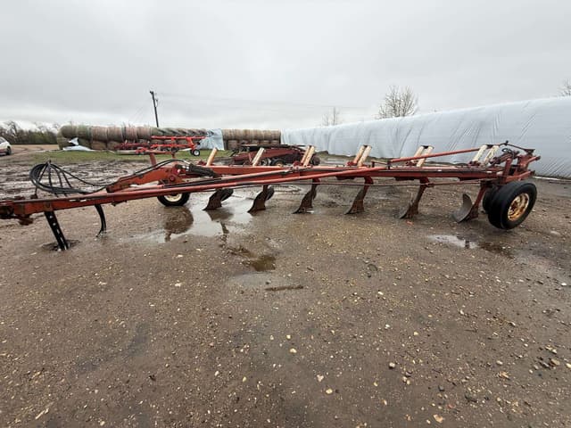 Image of International Harvester 720 equipment image 4
