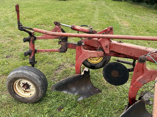 Image of International Harvester 720 equipment image 2