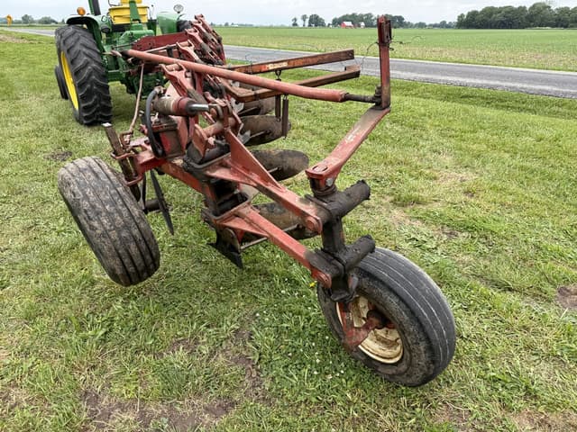 Image of International Harvester 720 equipment image 4