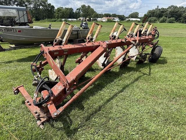Image of International Harvester 720 equipment image 1