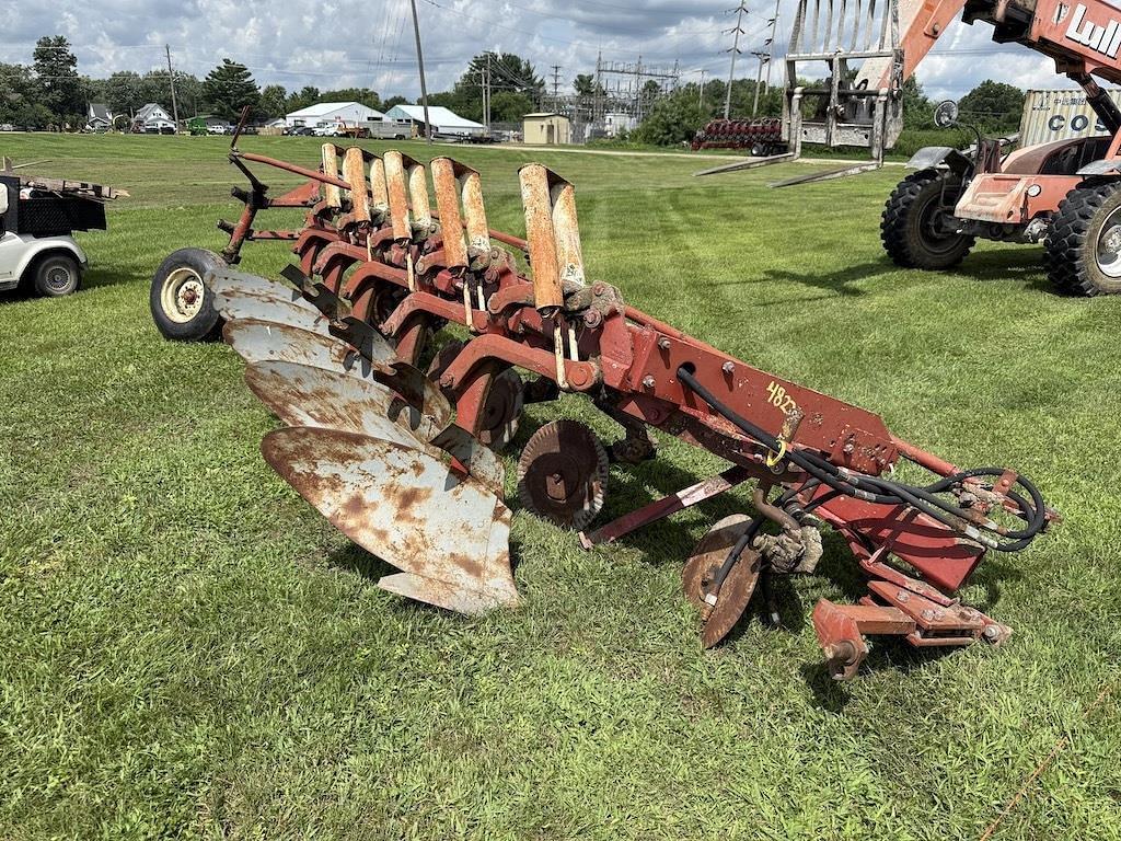 Image of International Harvester 720 Primary image