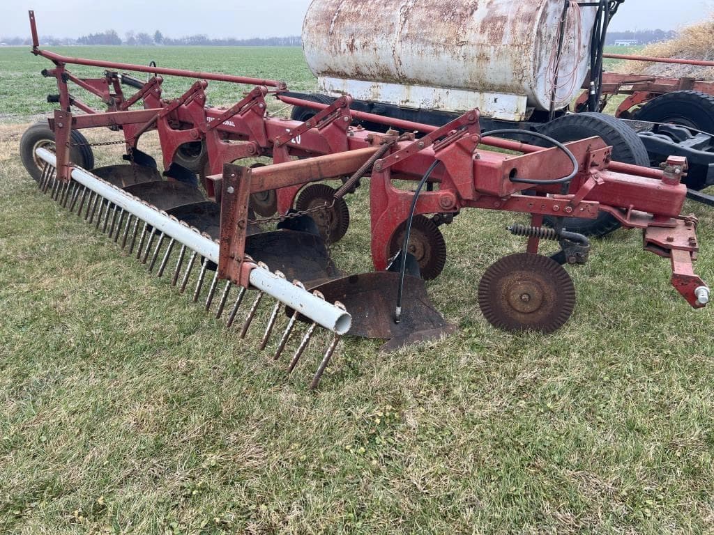 Image of International Harvester 720 Primary image