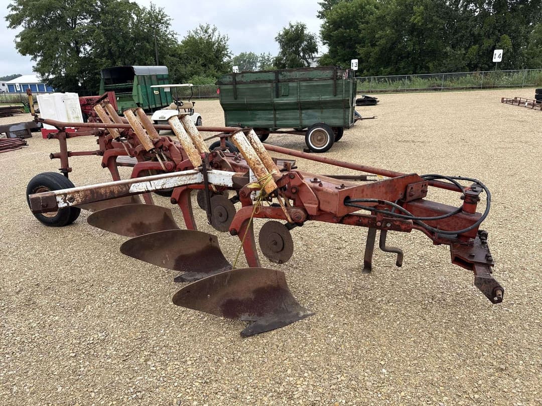 Image of International Harvester 720 Primary image