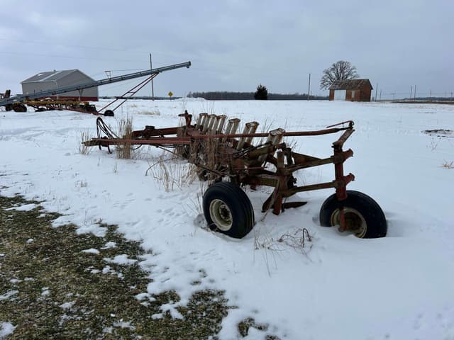 Image of International Harvester 720 equipment image 2