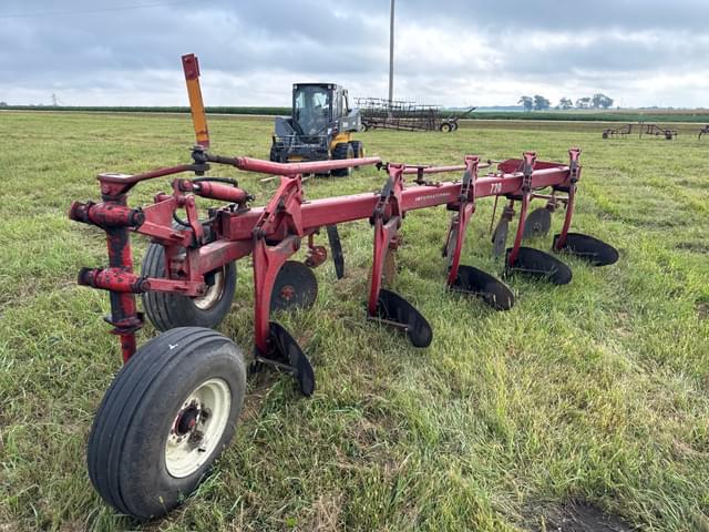 Image of International Harvester 720 equipment image 3