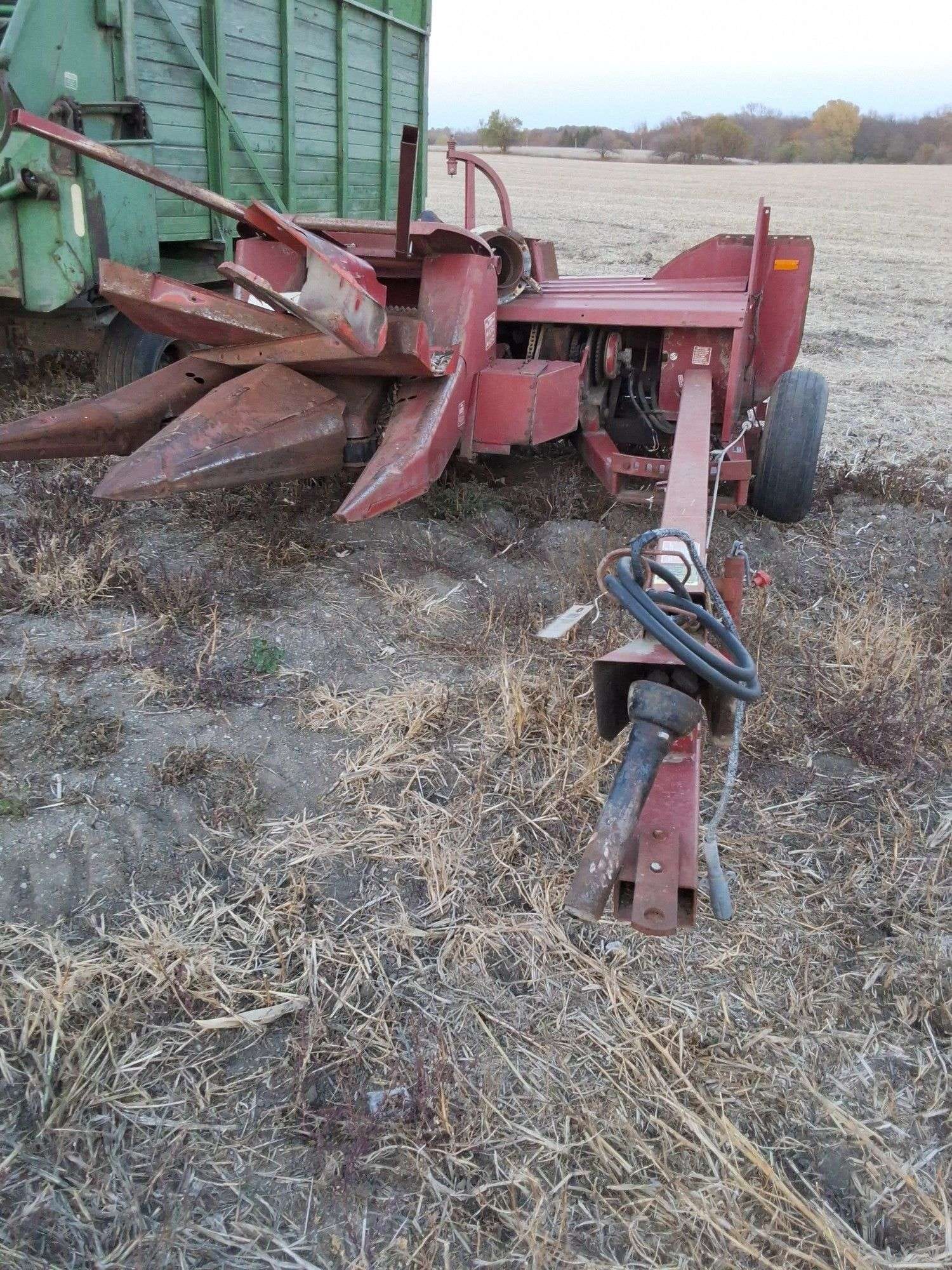 International Harvester 720 Equipment Image0