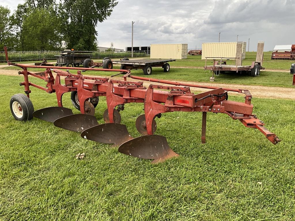 Main image International Harvester 720