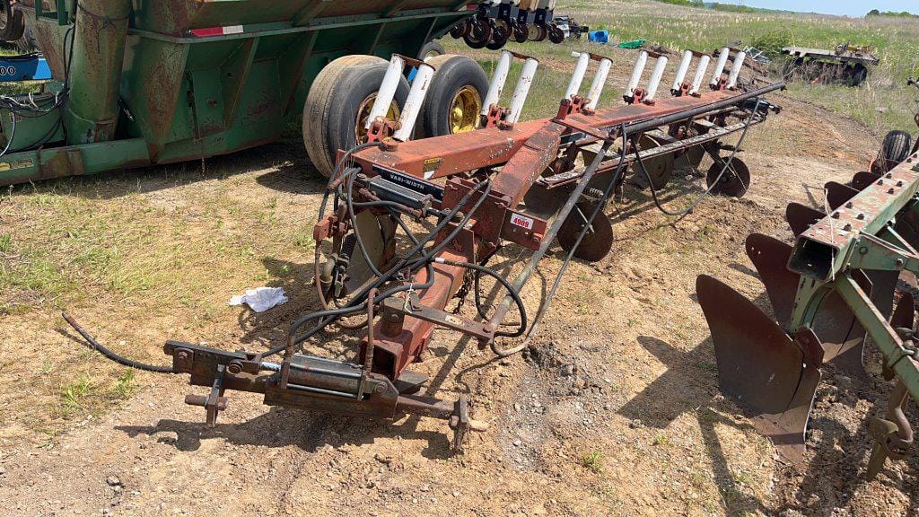 Main image International Harvester 735