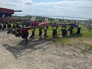 Main image International Harvester 735