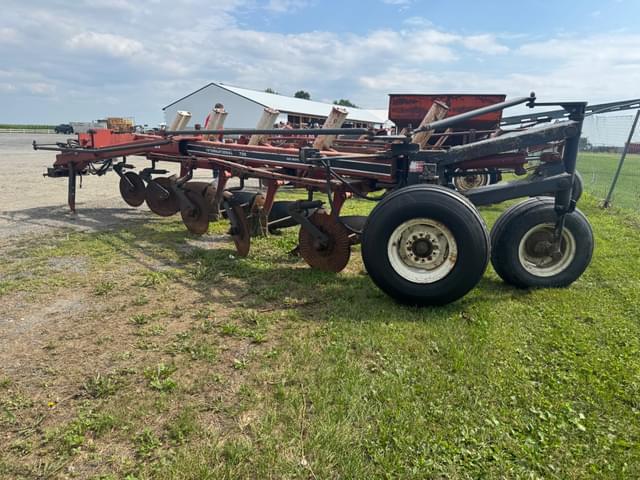 Image of International Harvester 735 equipment image 3
