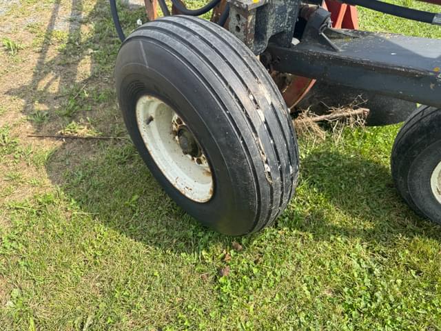 Image of International Harvester 735 equipment image 4