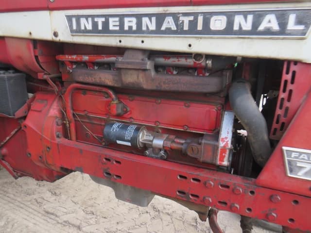 Image of International Harvester 756 equipment image 4