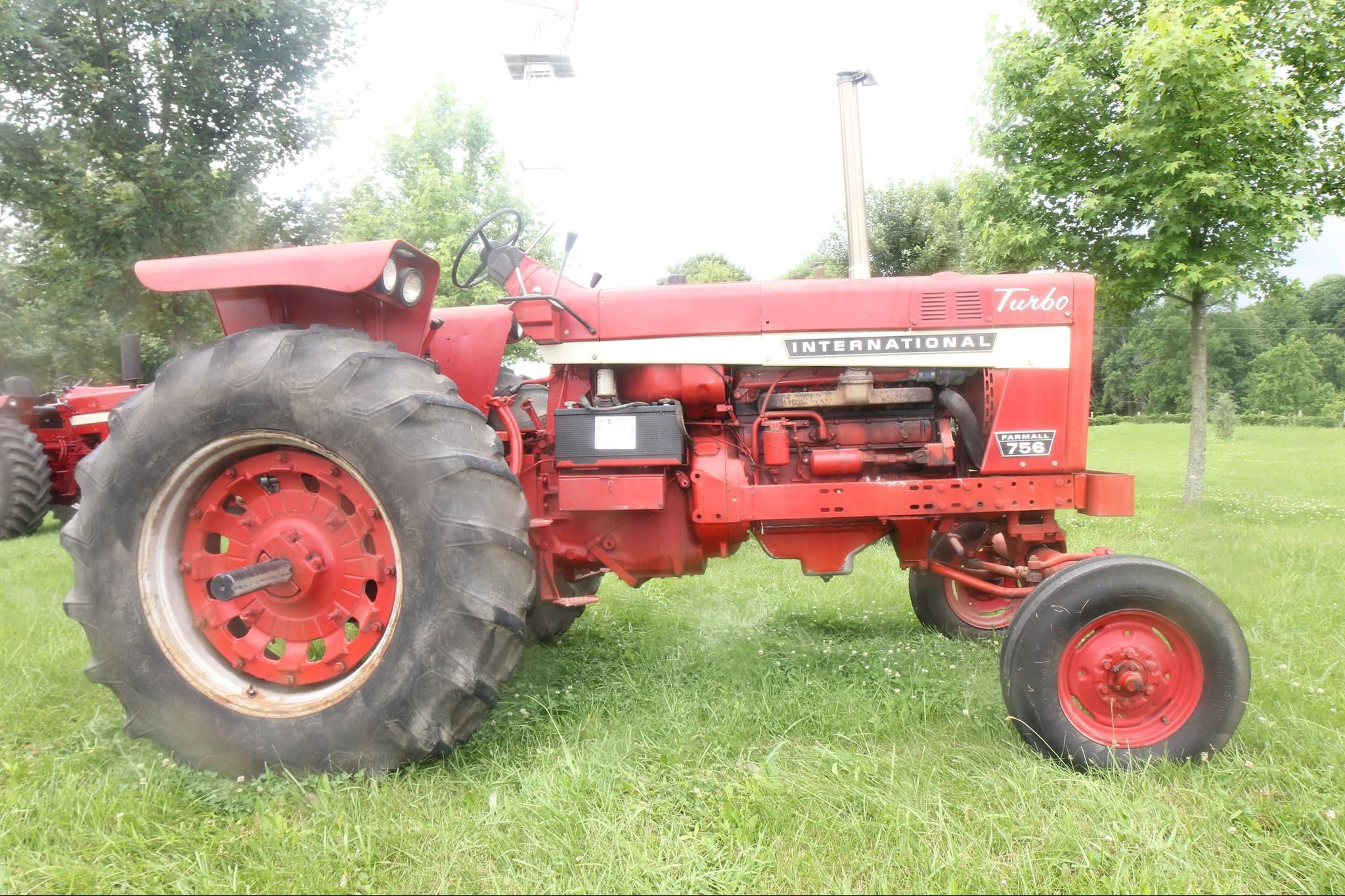 International Harvester 756 Equipment Image0
