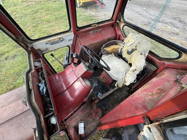 Image of International Harvester 756 equipment image 4