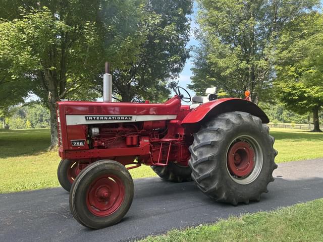 Image of International Harvester 756 equipment image 2