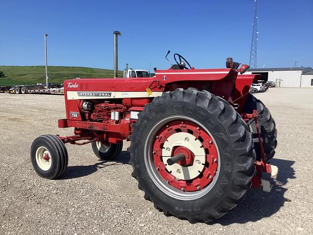 Image of International Harvester 756 equipment image 2