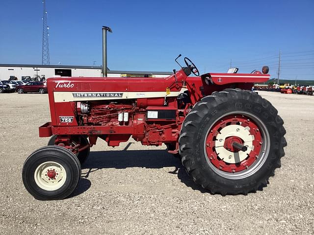 Image of International Harvester 756 equipment image 1