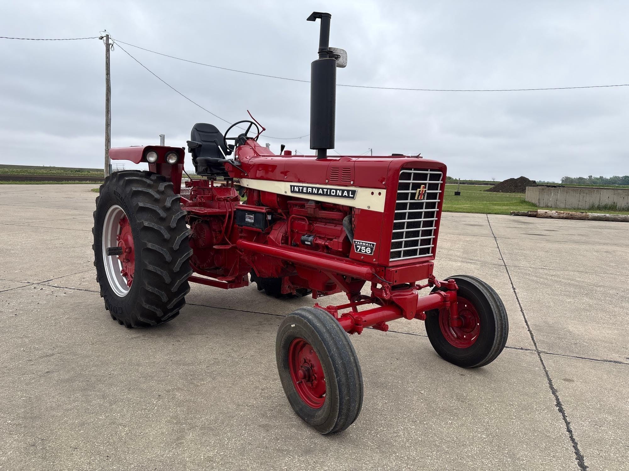 International Harvester 756 Equipment Image0