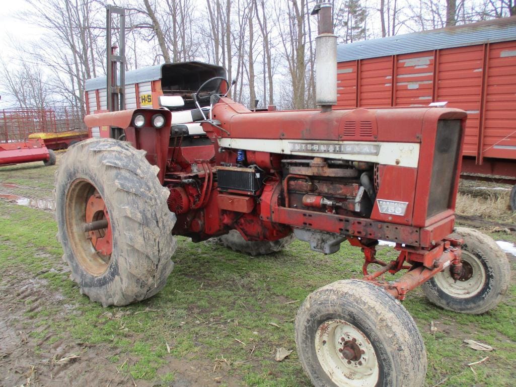 Main image International Harvester 756