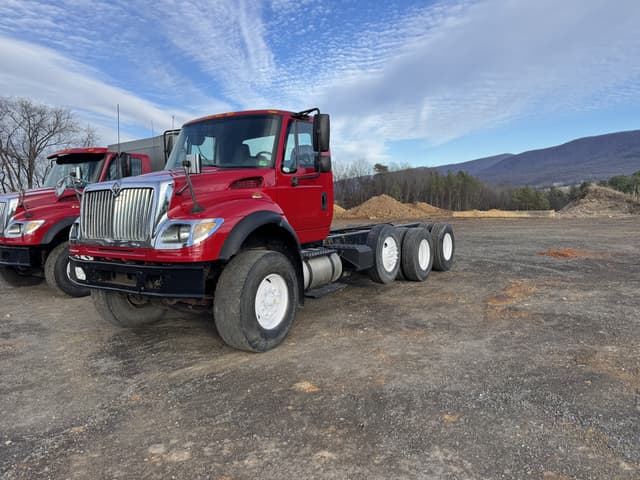 Image of International 7600 equipment image 1