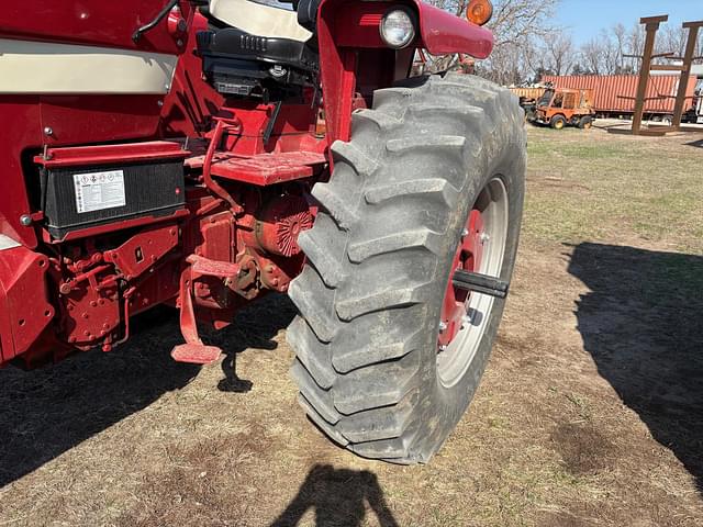 Image of International Harvester 766 equipment image 2