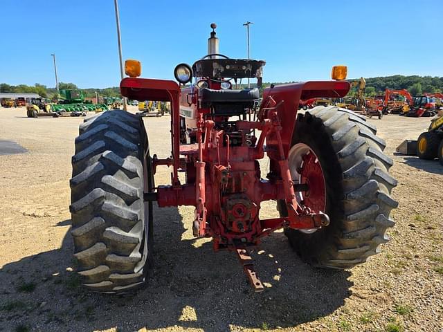 Image of International Harvester 766 equipment image 3