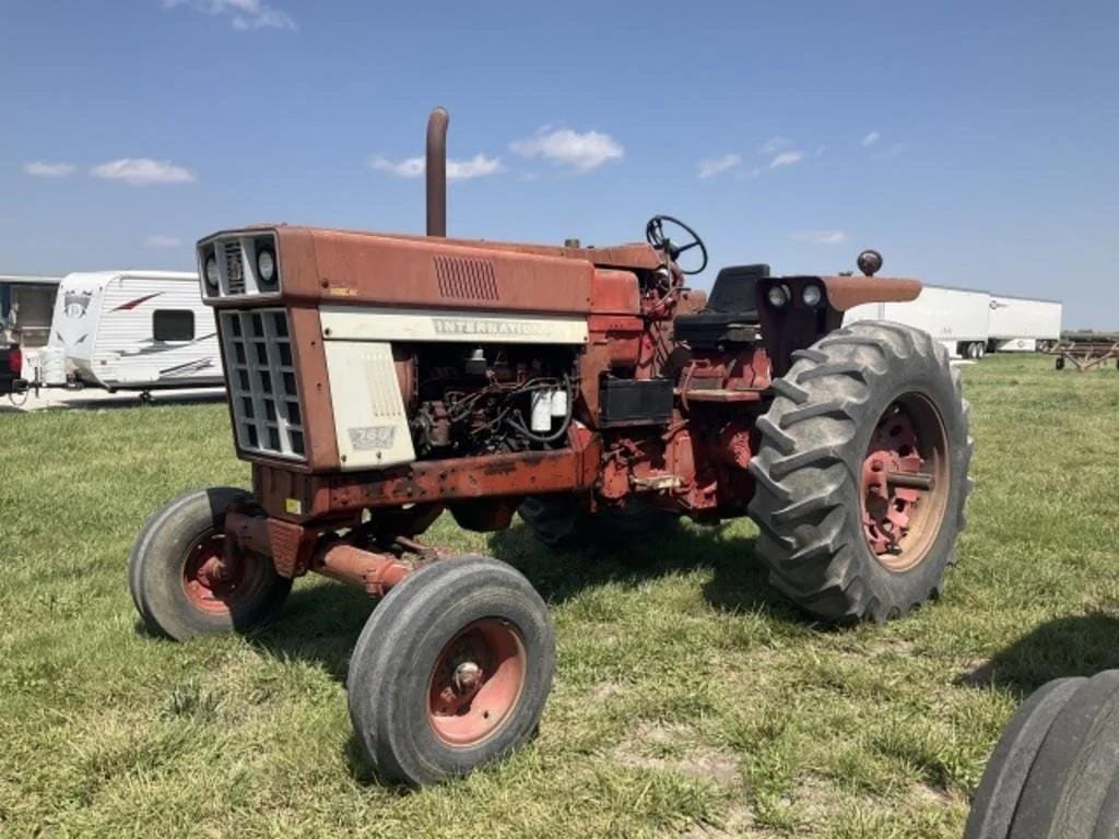 Main image International Harvester 766
