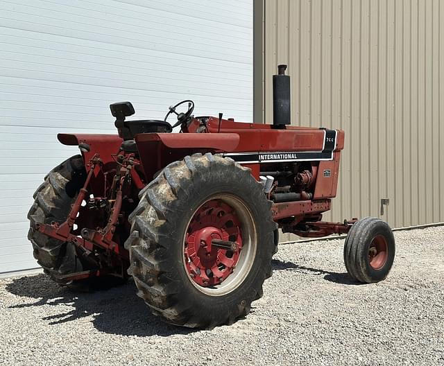 Image of International Harvester 766 equipment image 4