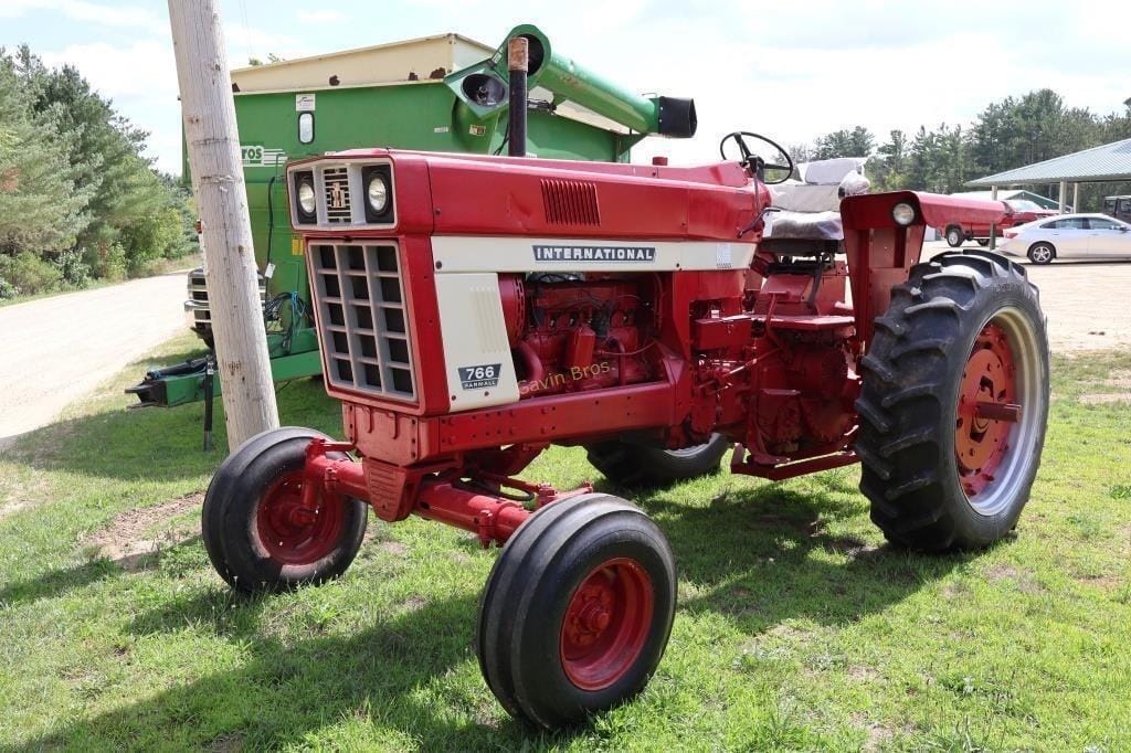 Main image International Harvester 766