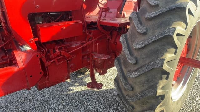 Image of International Harvester 766 equipment image 4