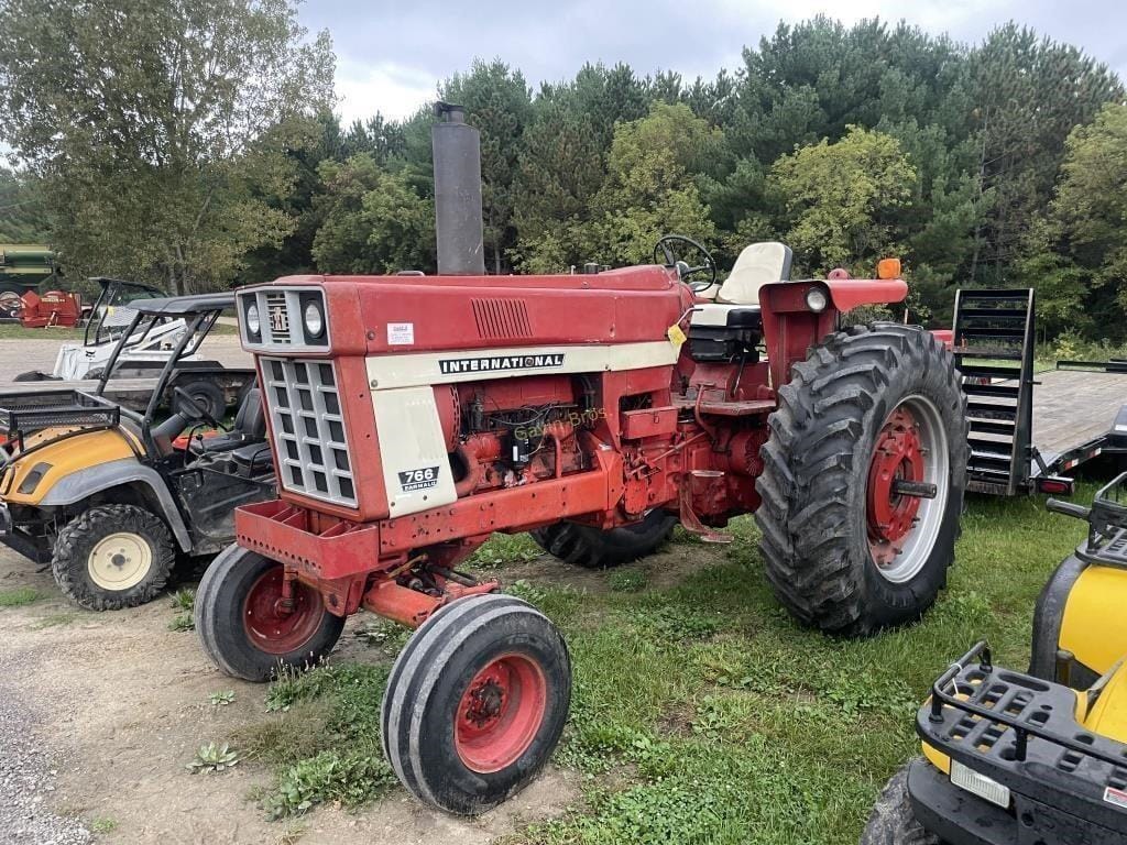 Main image International Harvester 766
