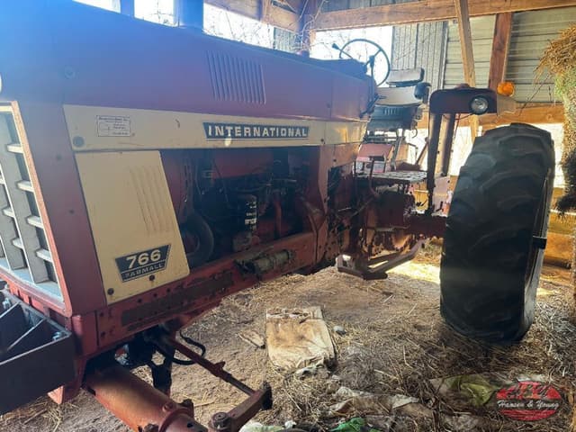 Image of International Harvester 766 equipment image 1