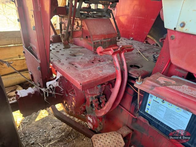 Image of International Harvester 766 equipment image 3