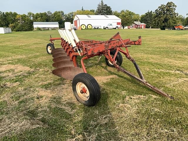 Image of International Harvester 770 equipment image 2