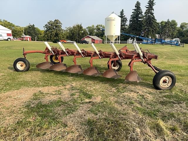 Image of International Harvester 770 equipment image 3