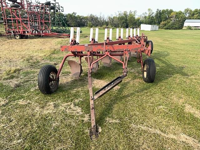 Image of International Harvester 770 equipment image 1