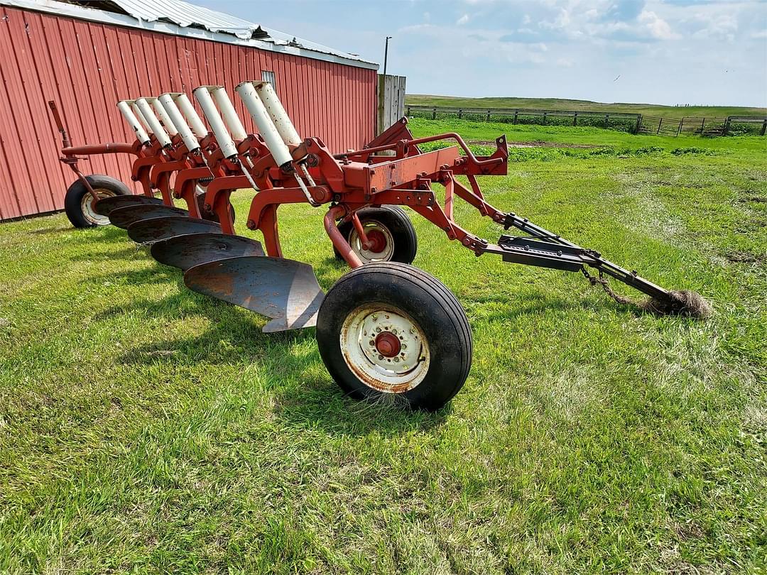 Image of International Harvester 770 Primary image