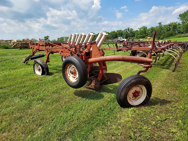 Image of International Harvester 770 equipment image 3