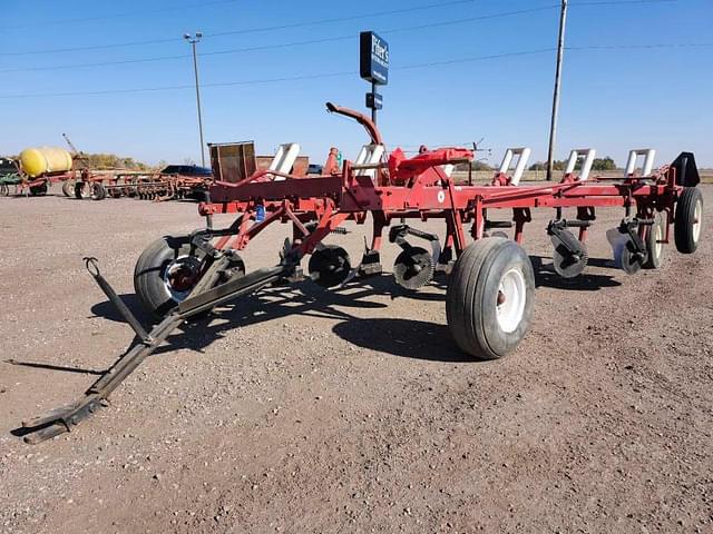 Image of International Harvester 770 equipment image 3