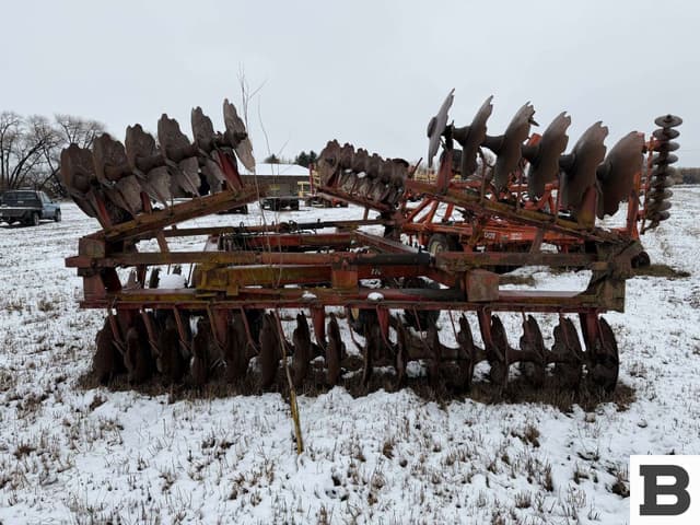 Image of International Harvester 770 equipment image 3