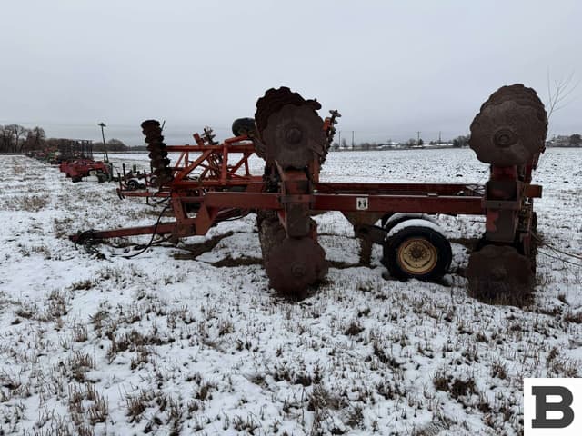 Image of International Harvester 770 equipment image 1