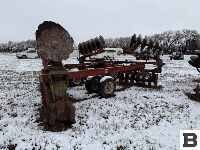 Image of International Harvester 770 equipment image 4
