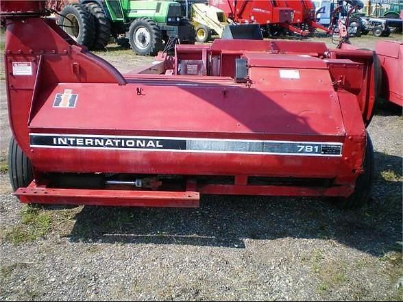 Image of International Harvester 781 equipment image 2