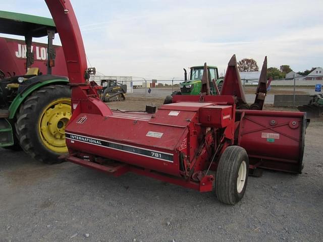 Image of International Harvester 781 equipment image 3