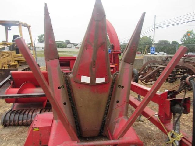 Image of International Harvester 781 equipment image 2